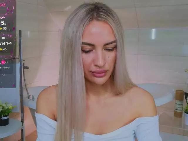 LeilaFlower from BongaCams