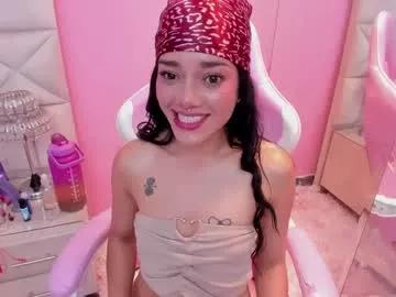 Entertain your itch for girls livestreamers with our collection of stunning models, skilled in the art of temptation and delight.