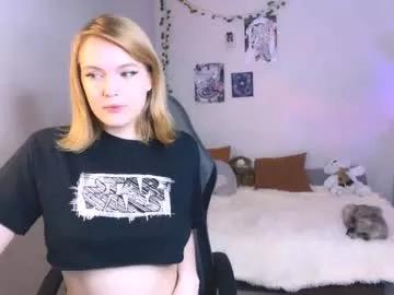 Entertain your itch for girls livestreamers with our collection of stunning models, skilled in the art of temptation and delight.