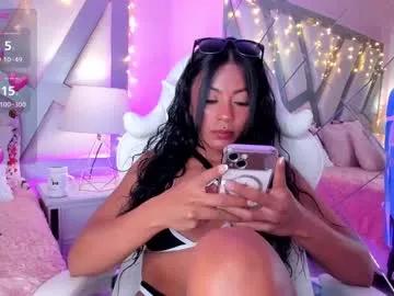 Entertain your itch for girls livestreamers with our collection of stunning models, skilled in the art of temptation and delight.