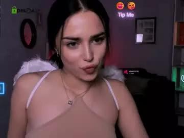 Entertain your itch for girls livestreamers with our collection of stunning models, skilled in the art of temptation and delight.