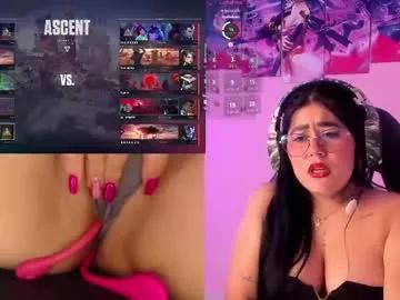 Entertain your itch for girls livestreamers with our collection of stunning models, skilled in the art of temptation and delight.