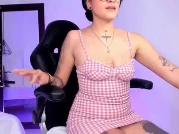 Entertain your itch for girls livestreamers with our collection of stunning models, skilled in the art of temptation and delight.