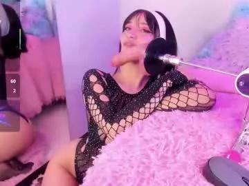 Entertain your itch for girls livestreamers with our collection of stunning models, skilled in the art of temptation and delight.