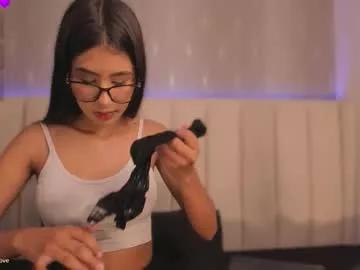 Entertain your itch for girls livestreamers with our collection of stunning models, skilled in the art of temptation and delight.