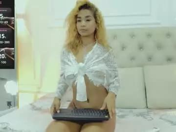 Entertain your itch for girls livestreamers with our collection of stunning models, skilled in the art of temptation and delight.
