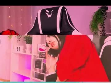 Entertain your itch for girls livestreamers with our collection of stunning models, skilled in the art of temptation and delight.