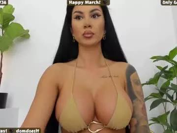 Entertain your itch for girls livestreamers with our collection of stunning models, skilled in the art of temptation and delight.