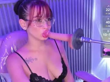 Entertain your itch for girls livestreamers with our collection of stunning models, skilled in the art of temptation and delight.