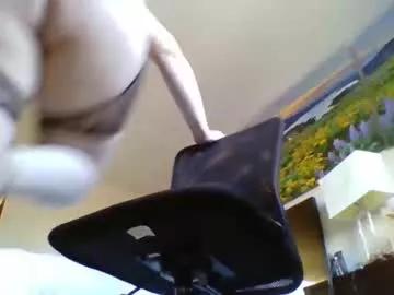 queenlucky from Chaturbate