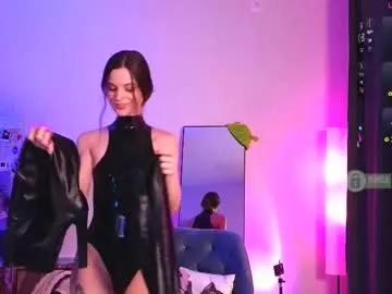 Entertain your itch for girls livestreamers with our collection of stunning models, skilled in the art of temptation and delight.