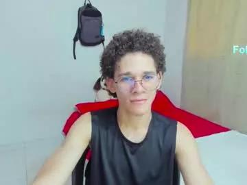 tom_blue10 from Chaturbate is Freechat
