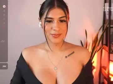Entertain your itch for girls livestreamers with our collection of stunning models, skilled in the art of temptation and delight.