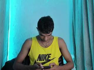 alejandro_williams from Flirt4Free is Freechat