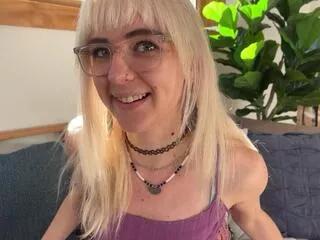 Entertain your itch for girls livestreamers with our collection of stunning models, skilled in the art of temptation and delight.