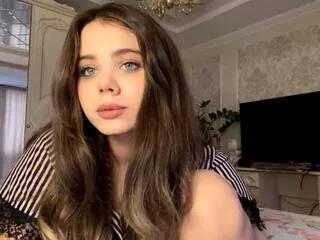 alodie_baber from Flirt4Free is Freechat