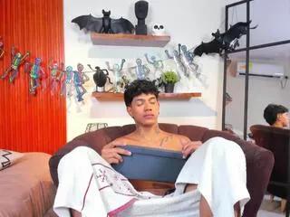 Entertain your itch for girls livestreamers with our collection of stunning models, skilled in the art of temptation and delight.