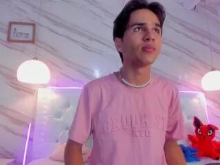 attlas_moon from Flirt4Free is Freechat