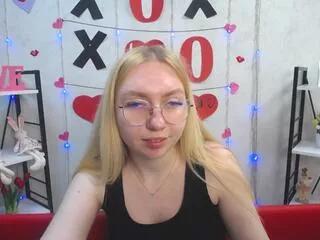 Entertain your itch for girls livestreamers with our collection of stunning models, skilled in the art of temptation and delight.