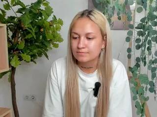 brittni_bugni from Flirt4Free is Freechat