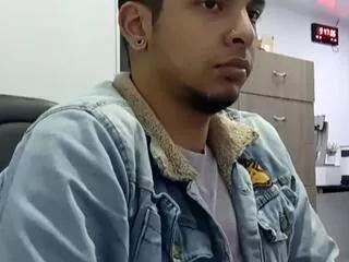 connor_wollf from Flirt4Free is Freechat