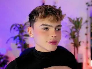 emiliano_sanchez from Flirt4Free is Freechat