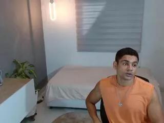 eross_king from Flirt4Free is Freechat