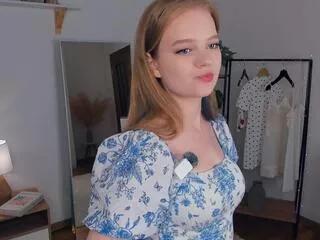 kellye_beker from Flirt4Free is Freechat