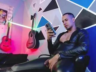 magnus_frost from Flirt4Free is Freechat