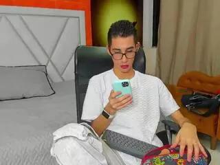 martin_holden from Flirt4Free is Freechat