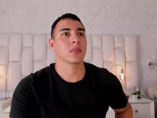 massimo_contie from Flirt4Free is Freechat
