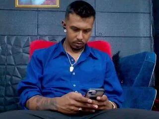 master_maxx from Flirt4Free is Freechat