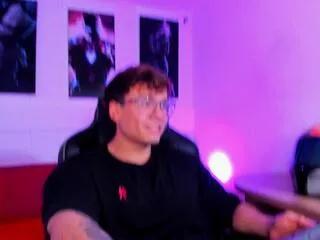 matthew_fiire from Flirt4Free is Freechat