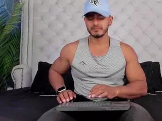 samuel_connor from Flirt4Free is Freechat