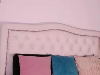 Entertain your itch for girls livestreamers with our collection of stunning models, skilled in the art of temptation and delight.