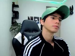 tayson_millerss from Flirt4Free is Freechat