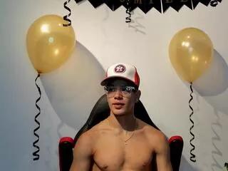 tony_petrov from Flirt4Free is Freechat