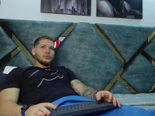 valentino_ferrari from Flirt4Free is Freechat