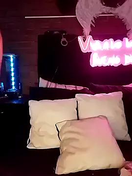 Entertain your itch for girls livestreamers with our collection of stunning models, skilled in the art of temptation and delight.