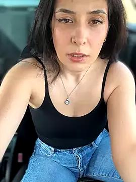 -SquirtSiren- from StripChat is Freechat