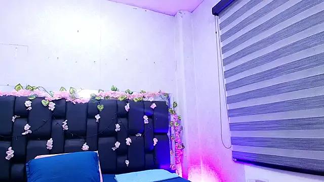 Entertain your itch for girls livestreamers with our collection of stunning models, skilled in the art of temptation and delight.