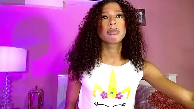 _IsabellaRousse from StripChat is Freechat
