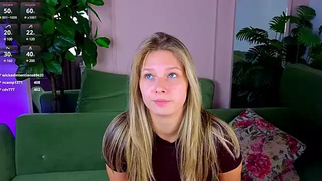_Katie_Dierse from StripChat is Freechat