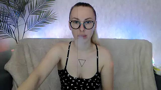 _Leslyy_Solo_1 from StripChat is Freechat