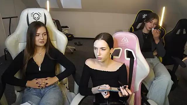 Entertain your itch for girls livestreamers with our collection of stunning models, skilled in the art of temptation and delight.