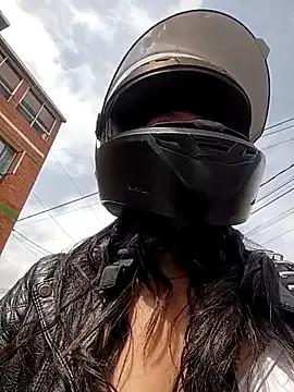 _Luna-1 from StripChat is Freechat