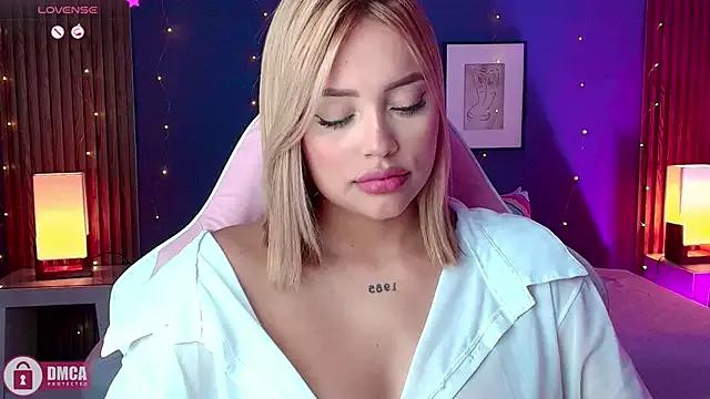 Entertain your itch for girls livestreamers with our collection of stunning models, skilled in the art of temptation and delight.