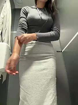 Entertain your itch for girls livestreamers with our collection of stunning models, skilled in the art of temptation and delight.