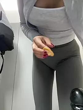 Photos of _MiaQueen_ from StripChat is Freechat