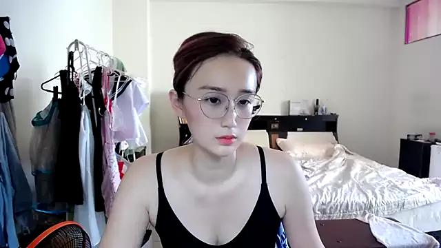 a-liliko from StripChat is Freechat